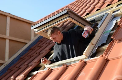 Pose de fenêtres de toit Velux à Omicourt